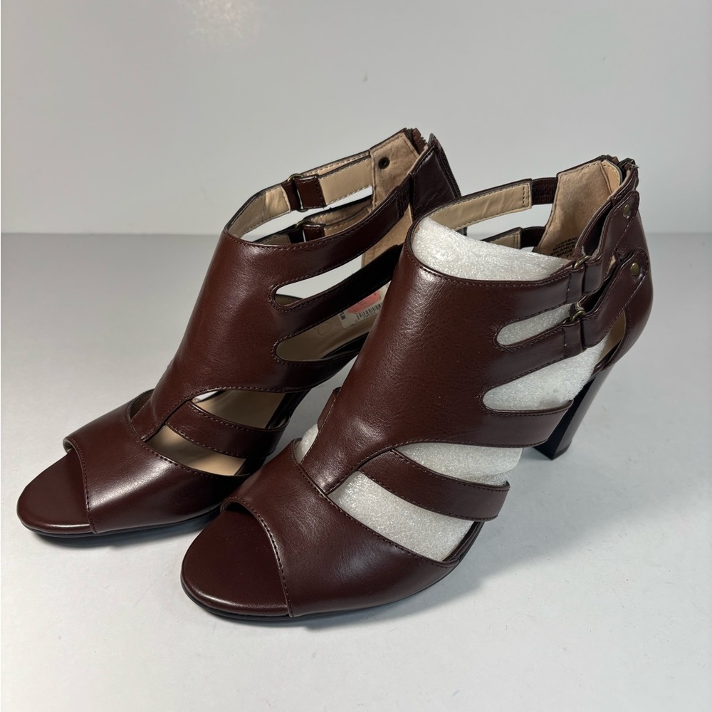 Brown Strapped Cage Upper Block Heel Pep Toe Buckle Accent‎ Back Womens 7.5